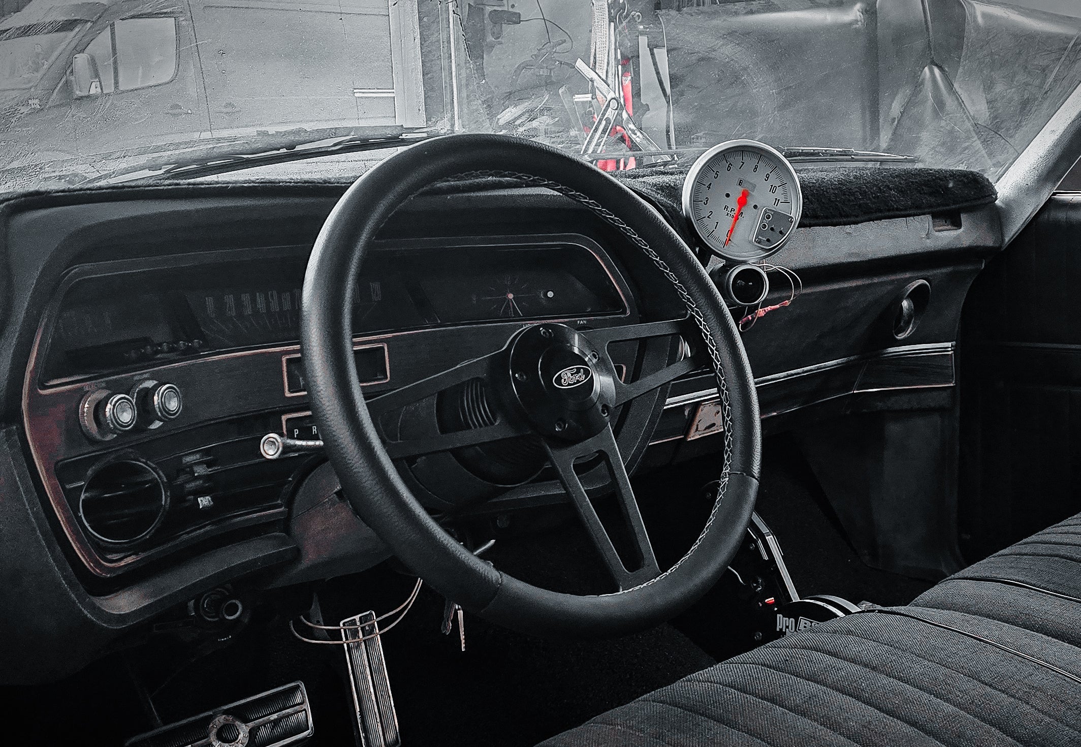 #1917-1	Billet Classic Series Black Wheel Ford Logo & Install Kit
