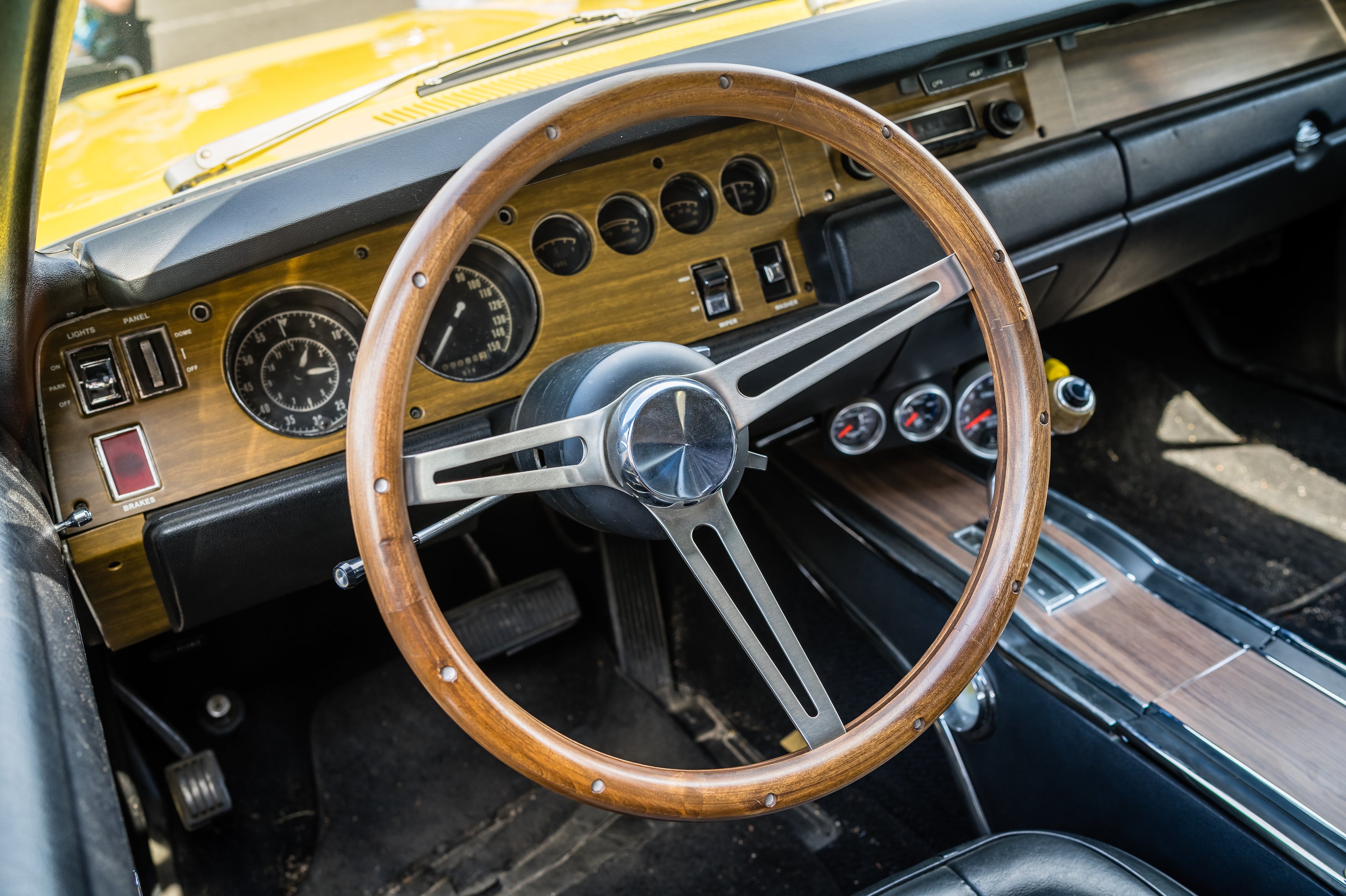 #967-0	Classic GM Wood/Stnlss Spks