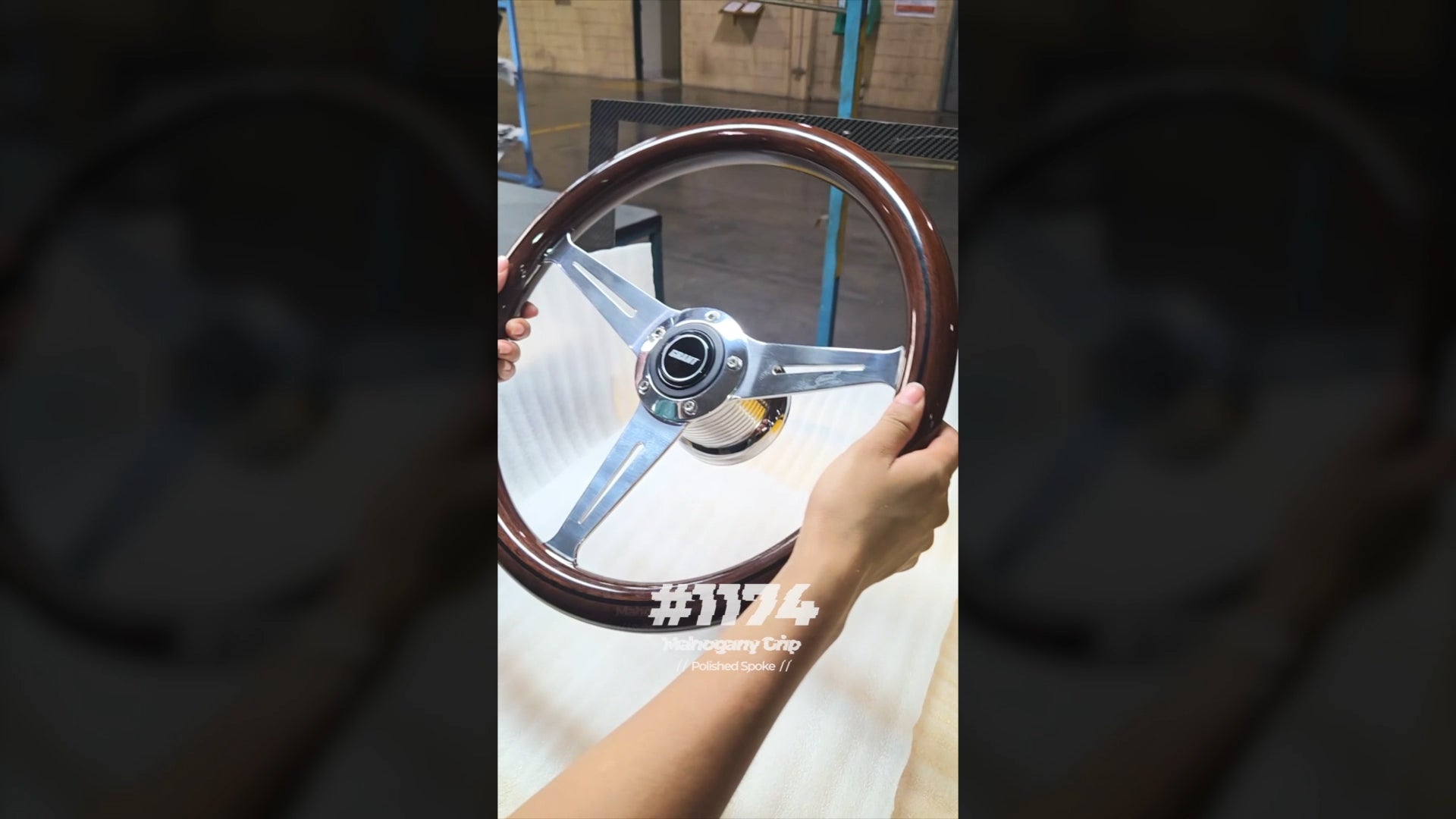 1174 Collectors Black Line in Mahogany Grip, Polished Spoke